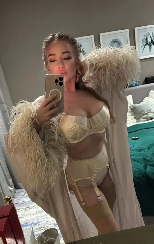 Airhostess Escorts in Gurgaon